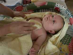 Wichtig ist bei der Babyhaut vor allem eins: sanft pflegen